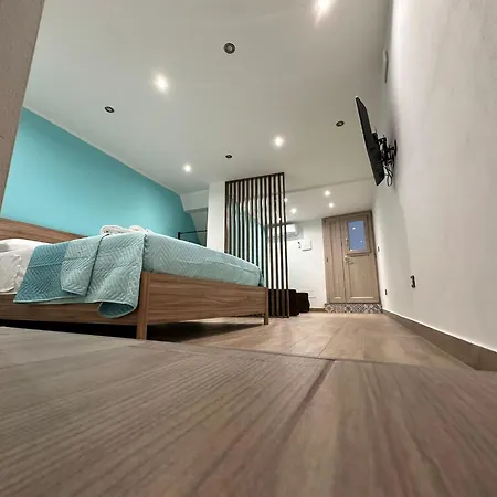 Lucky House Apartment *